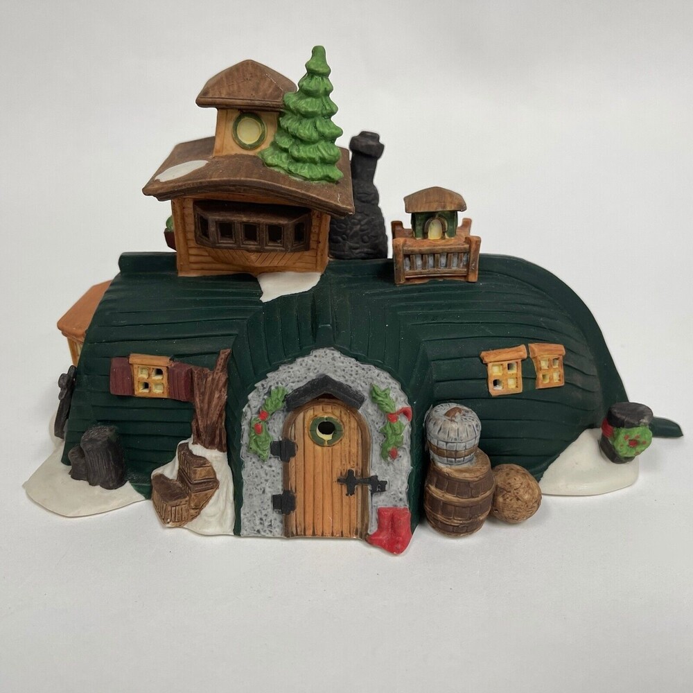 Dept. 56 Dickens' Village Series‎ Peggotty's Seaside Cottage 1989
